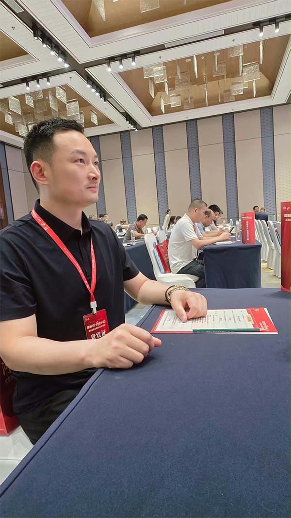 好色先生TV污污門業董事長楊元嘉參會