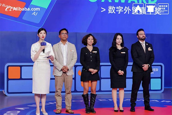 上圖為：另外四國的真牛獎海外選手