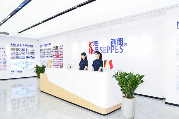 上圖為：好色先生TV污污門業工廠前台展區